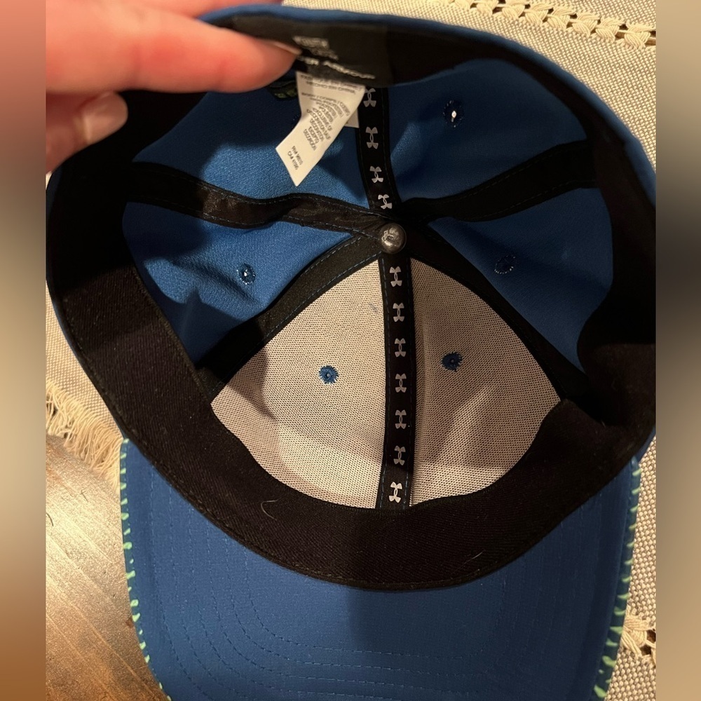 Under Armour Blue and Green Cap, youth size small/medium, fitted cap, sports. - Picture 4 of 4